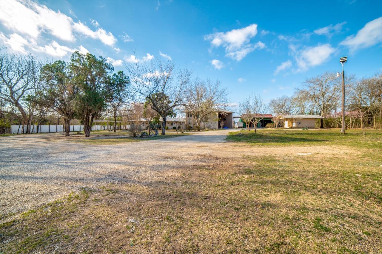 5 Bdrm Home On 2 Acres Mins To Wineries Private Heated Pool And Hot Tub Johnson City Exterior foto